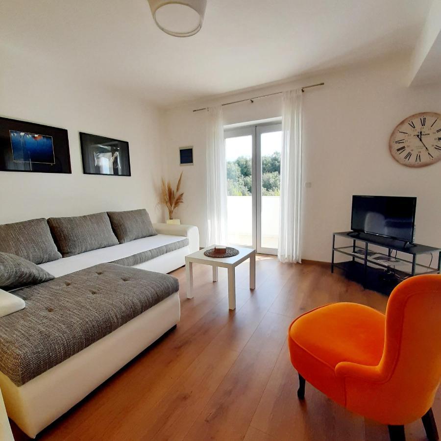 Apartman Tara&Iva เวอร์ซาร์ ภายนอก รูปภาพ