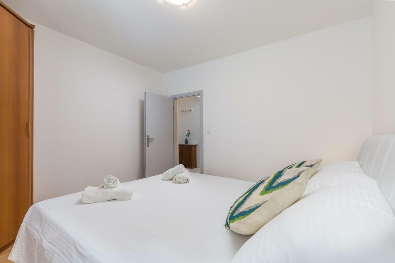 Apartman Tara&Iva เวอร์ซาร์ ภายนอก รูปภาพ
